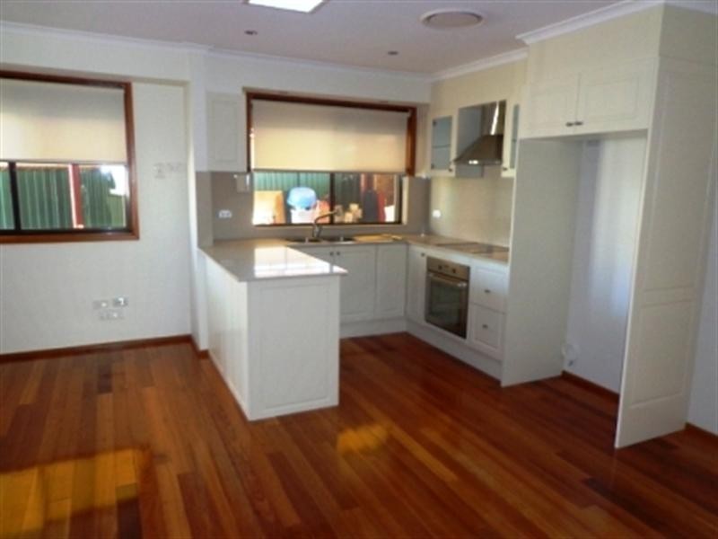 Edensor Park NSW 2176