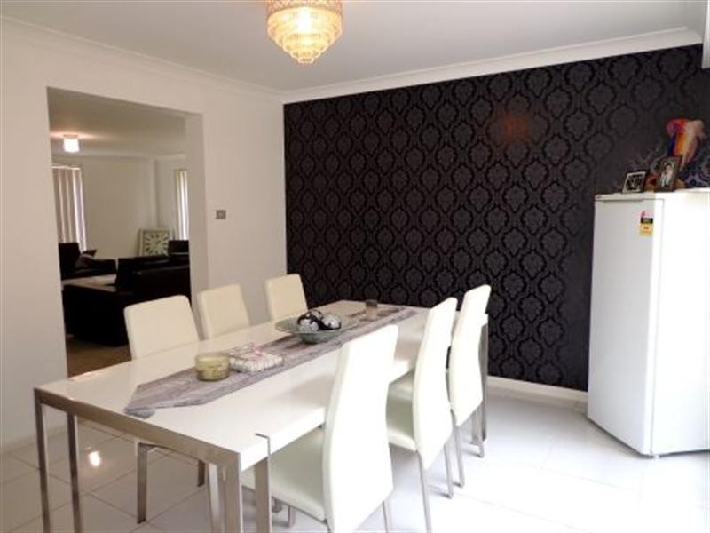 7 Forcett Close, West Hoxton NSW 2171