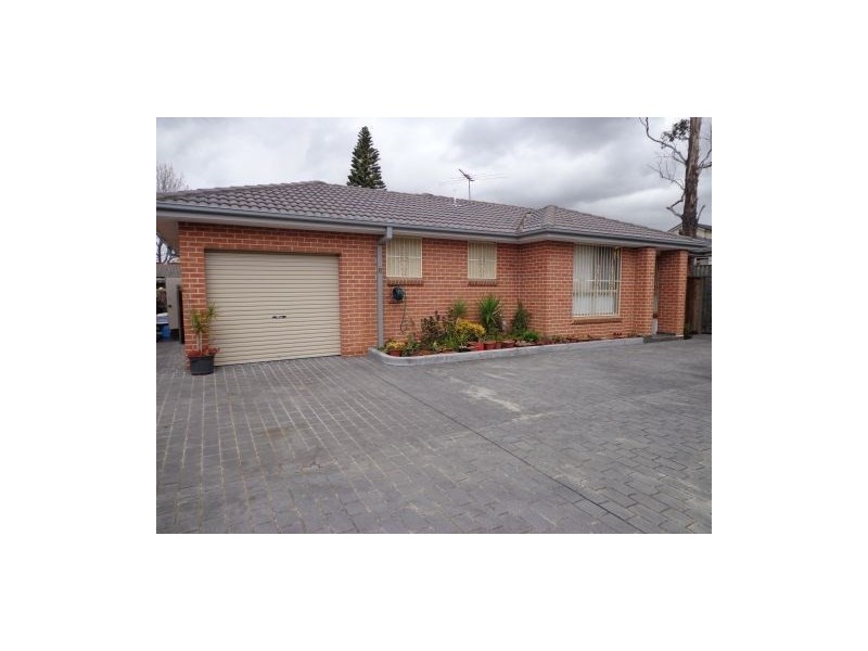 8/109 Camden Street, Fairfield Heights NSW 2165