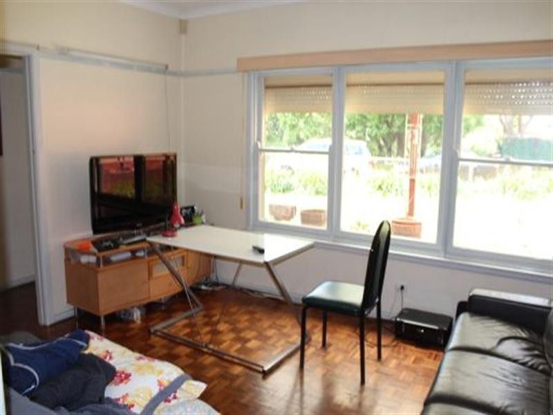 31 Bell Crescent, Fairfield NSW 2165