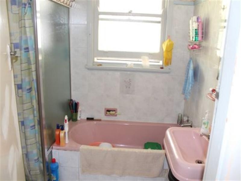 31 Bell Crescent, Fairfield NSW 2165