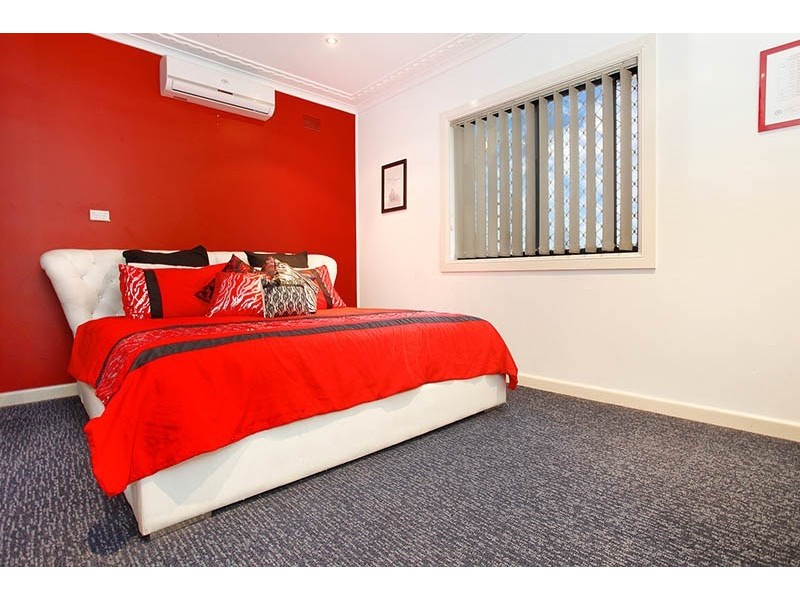 212 River Avenue, Carramar NSW 2163