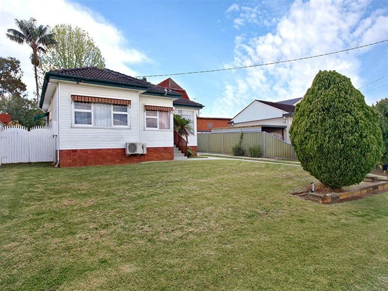 16 Tripoli Road, Fairfield West NSW 2165