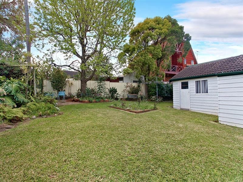 16 Tripoli Road, Fairfield West NSW 2165