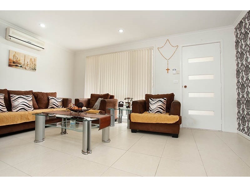 11 Comanche Road, Bossley Park NSW 2176