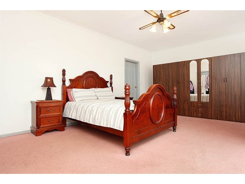 13 Tucker Place, Edensor Park NSW 2176