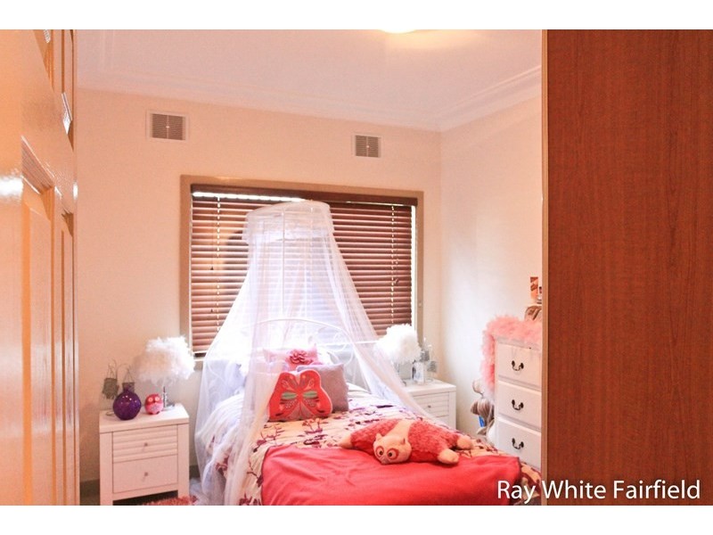 Fairfield West NSW 2165