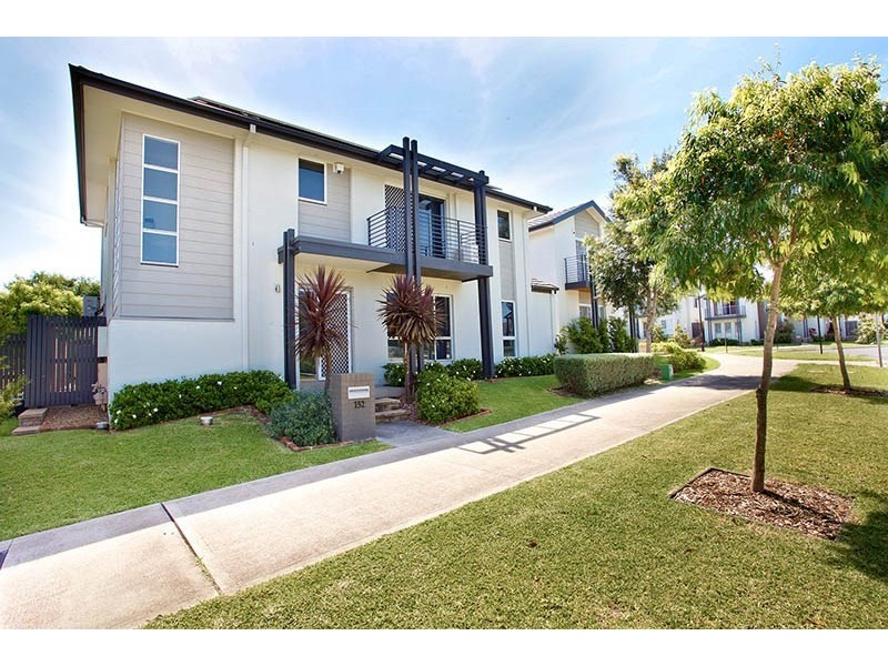 152 Middleton Drive, Middleton Grange NSW 2171