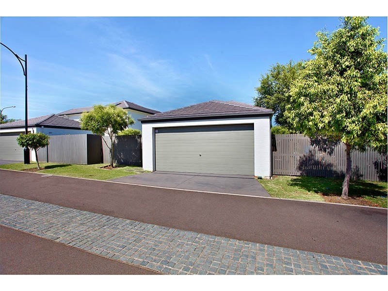 152 Middleton Drive, Middleton Grange NSW 2171