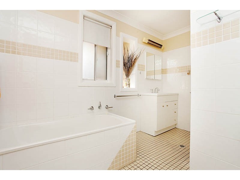 8 and 8A Siandra Avenue, Fairfield NSW 2165