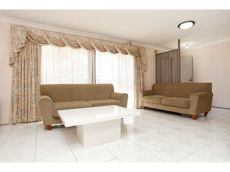 Edensor Park NSW 2176