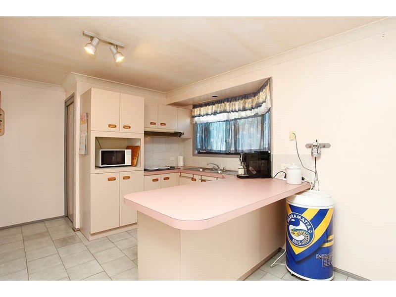 Edensor Park NSW 2176