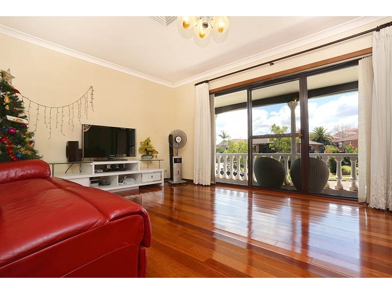 7 Curran Street, Prairiewood NSW 2176