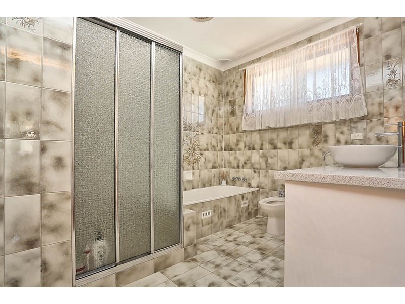 7 Curran Street, Prairiewood NSW 2176