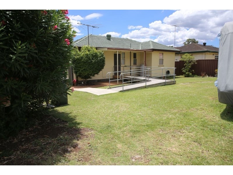 313 Brenan Street, Smithfield NSW 2164