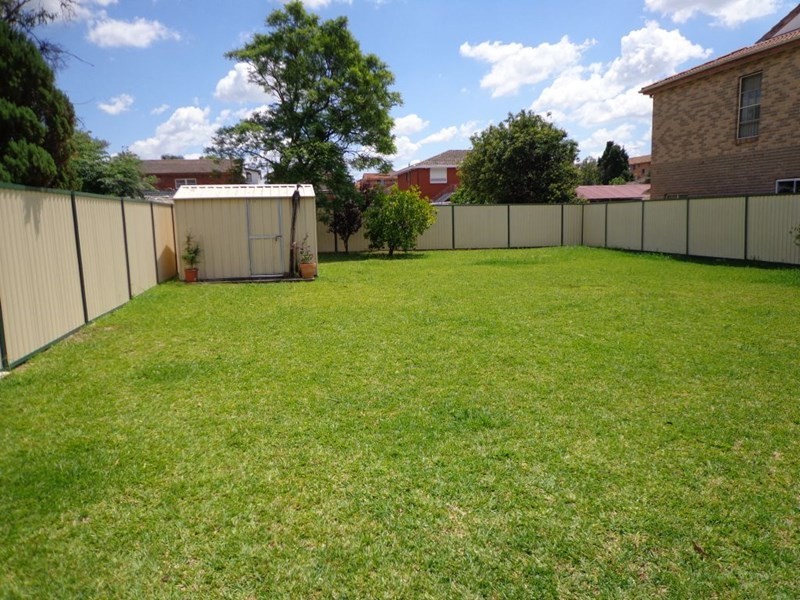 100 Hamilton Road, Fairfield NSW 2165