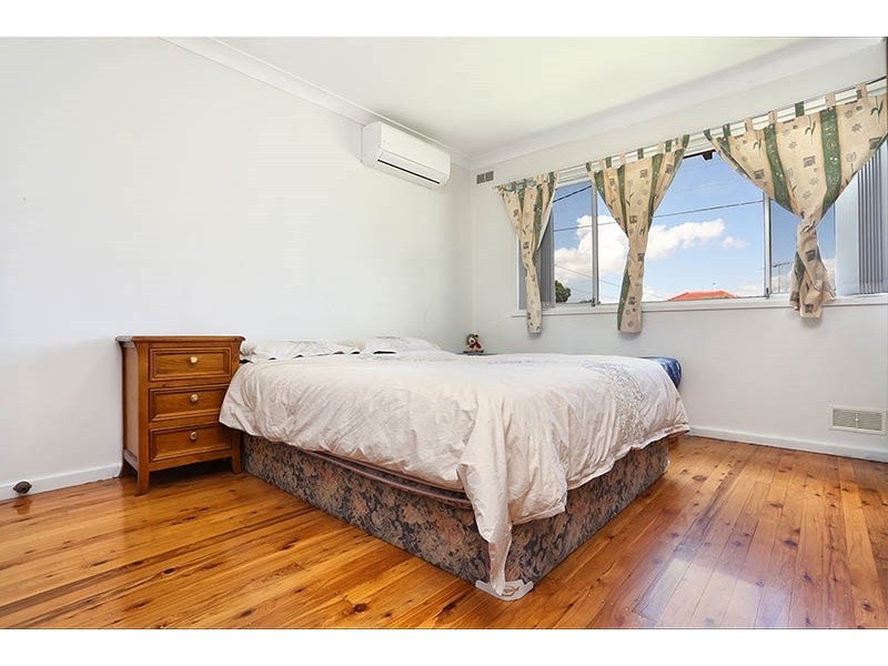 15 Chelsea Drive, Canley Heights NSW 2166