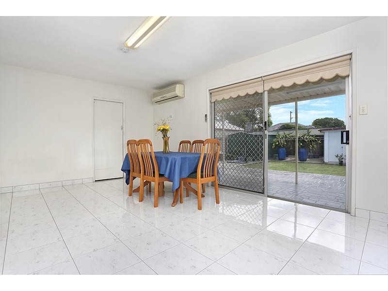 15 Chelsea Drive, Canley Heights NSW 2166