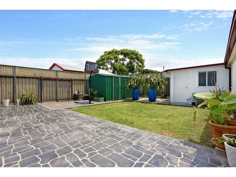 15 Chelsea Drive, Canley Heights NSW 2166