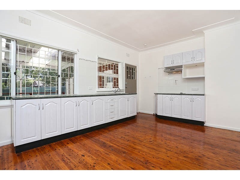 27 Gemoore Street, Smithfield NSW 2164