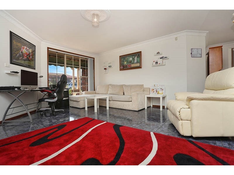 17 Seaeagle Crescent, Green Valley NSW 2168