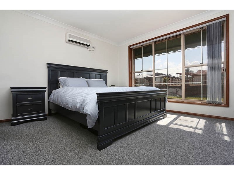 17 Seaeagle Crescent, Green Valley NSW 2168