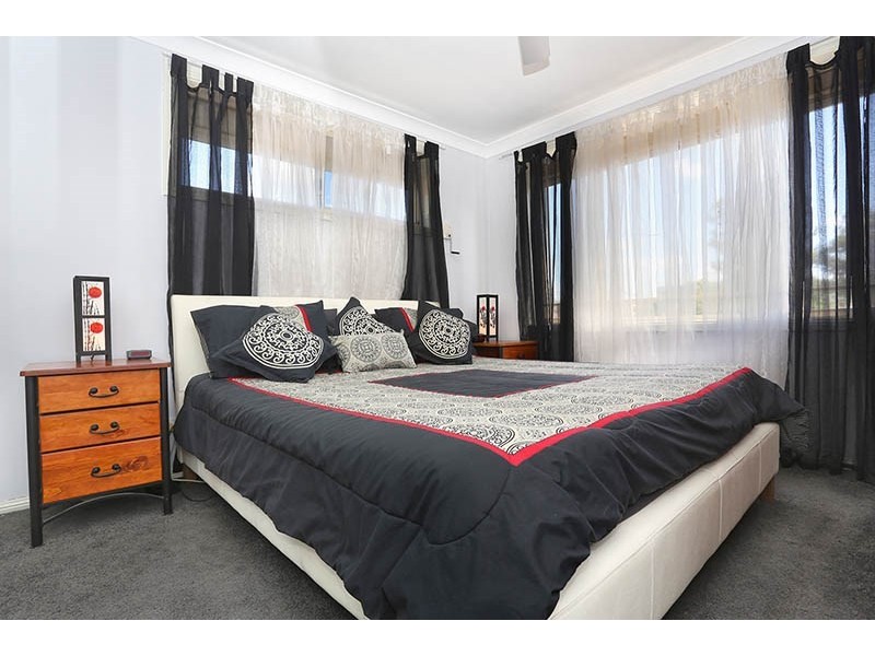 2/2 Prairie Vale Road, Bossley Park NSW 2176