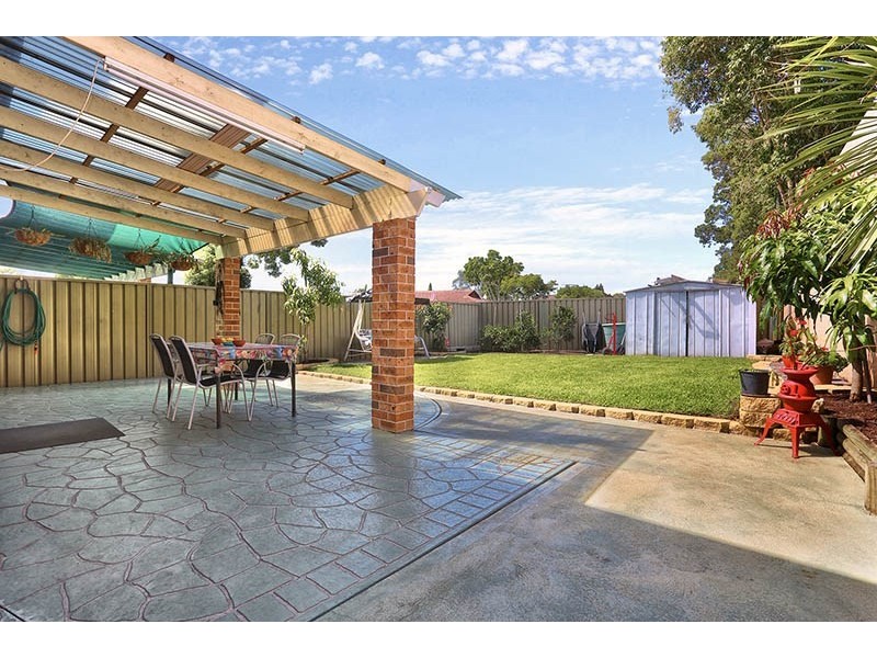 2/2 Prairie Vale Road, Bossley Park NSW 2176