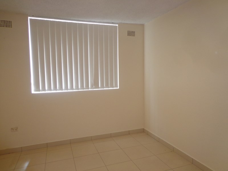 2/49 Hamilton Road, Fairfield NSW 2165