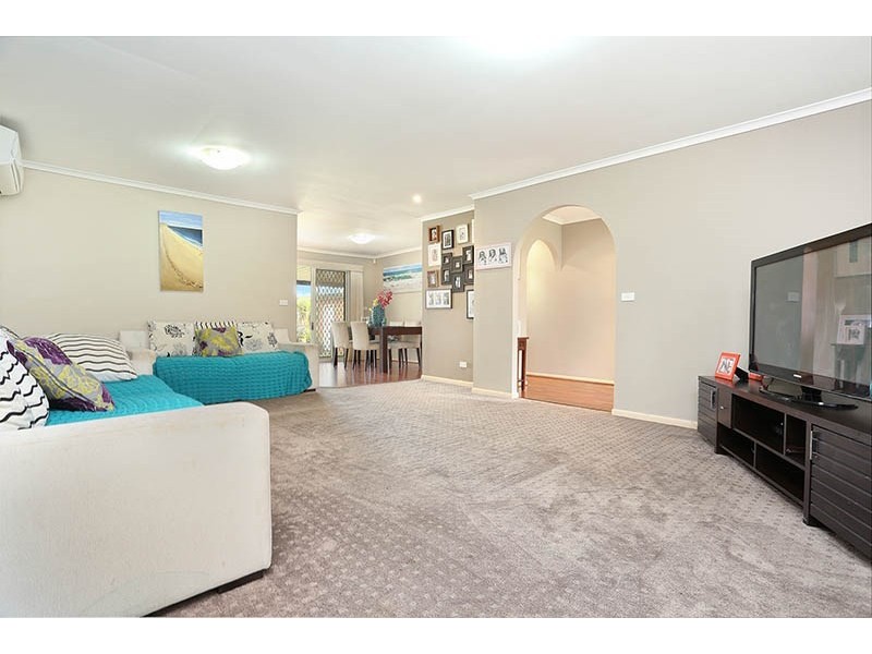 6 Carpenter Place, Minchinbury NSW 2770