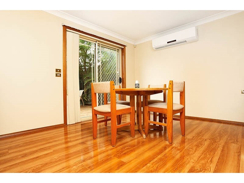 18 Yeronga Close, St Johns Park NSW 2176