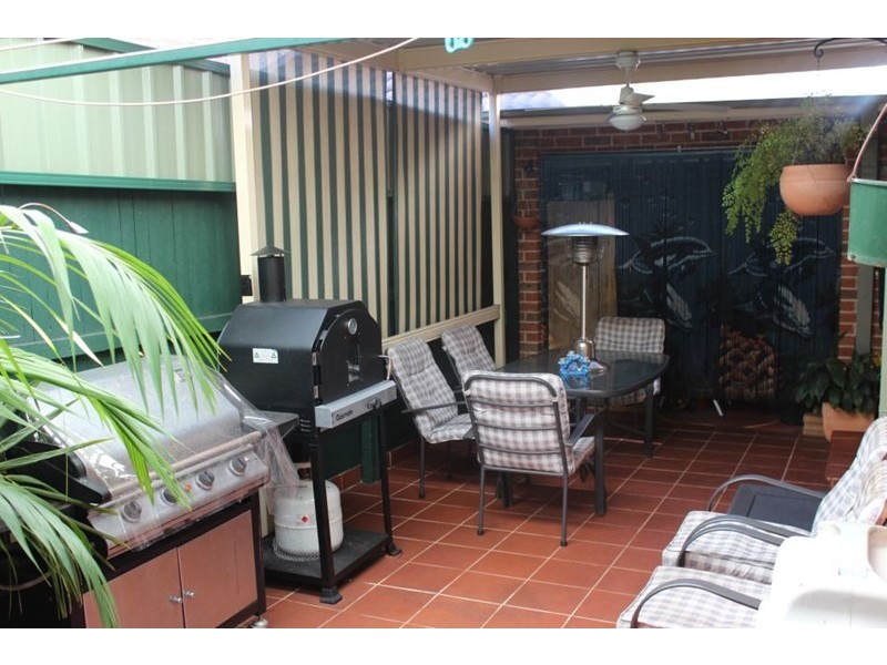 18 Yeronga Close, St Johns Park NSW 2176