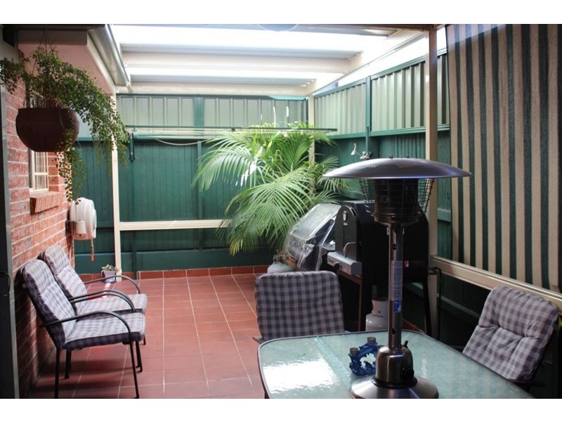 18 Yeronga Close, St Johns Park NSW 2176