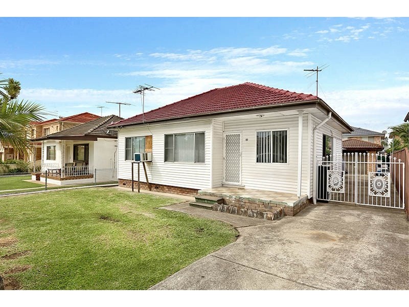 32 Foxlow Street, Canley Heights NSW 2166
