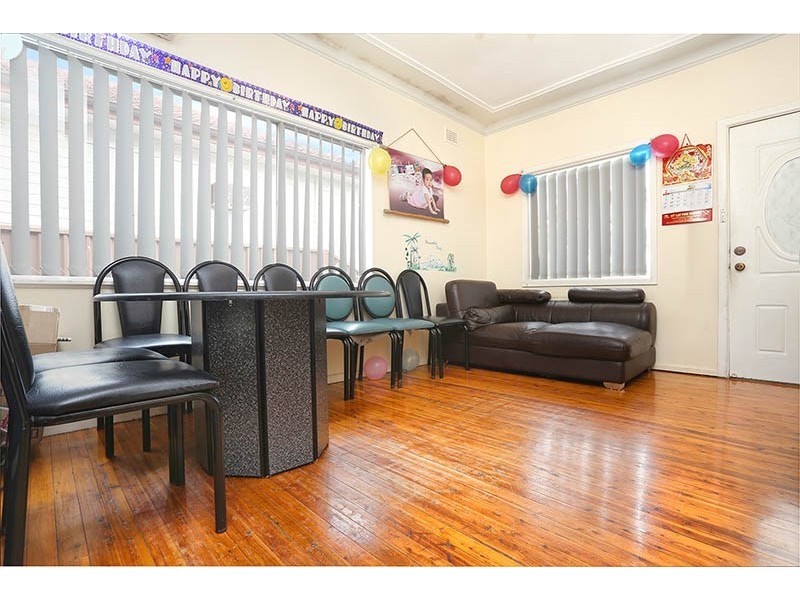 32 Foxlow Street, Canley Heights NSW 2166