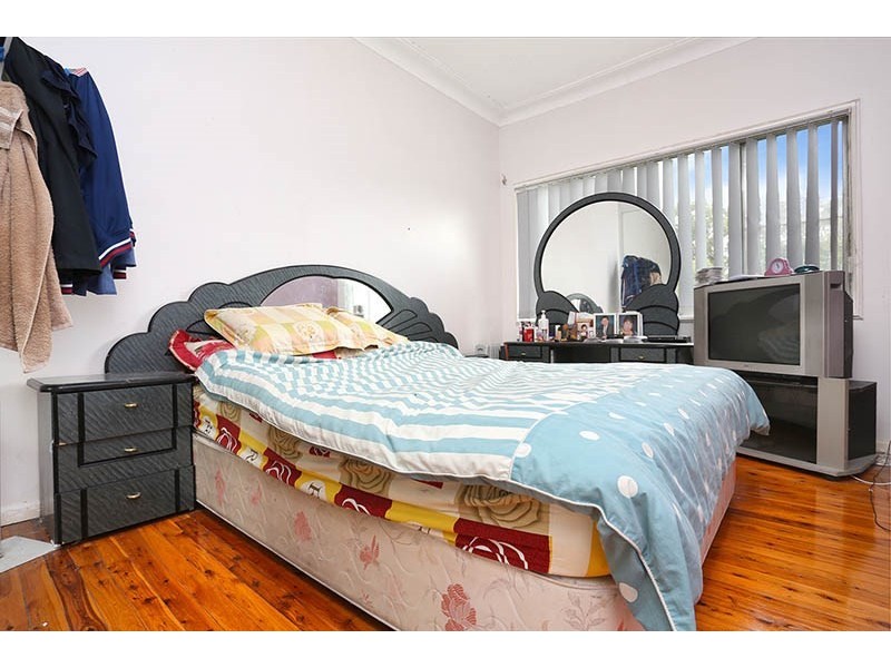 32 Foxlow Street, Canley Heights NSW 2166