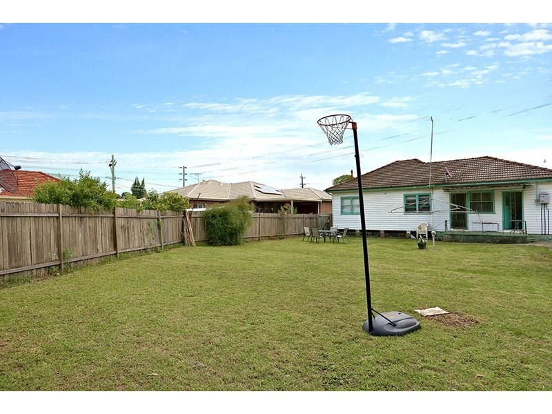 16 Crown Street, Fairfield East NSW 2165