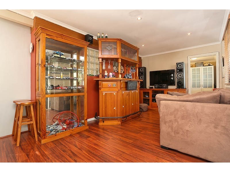 4 Bossley Road, Bossley Park NSW 2176