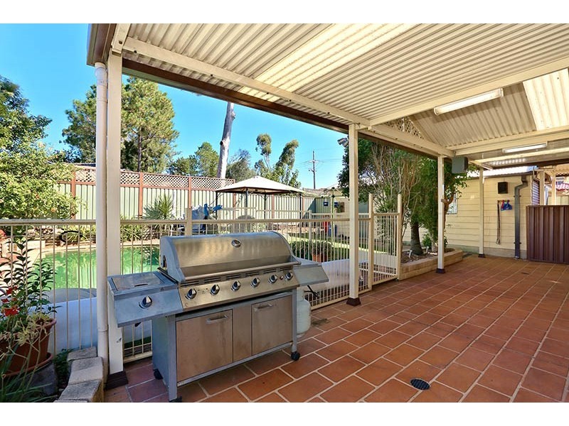 4 Bossley Road, Bossley Park NSW 2176