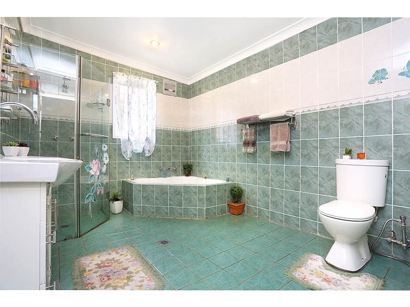 20 Veron Street, Fairfield East NSW 2165