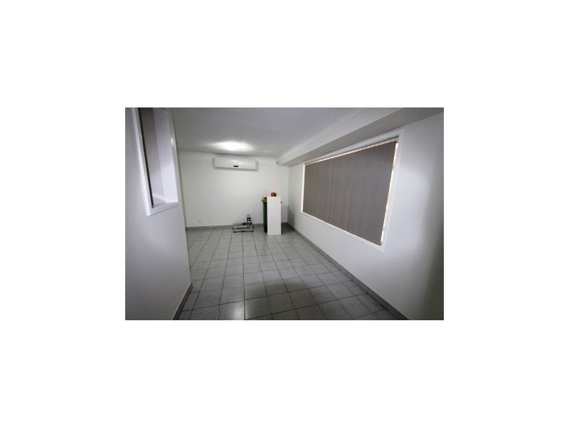 Edensor Park NSW 2176