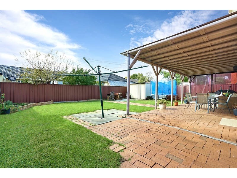 32 Palmerston Road, Fairfield West NSW 2165