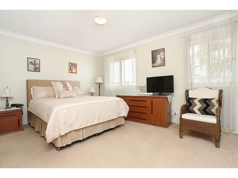 32 Palmerston Road, Fairfield West NSW 2165