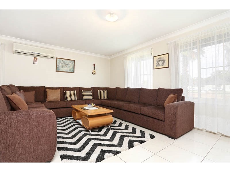 32 Palmerston Road, Fairfield West NSW 2165