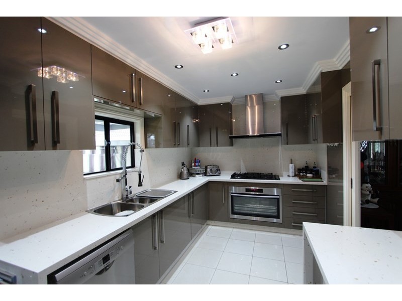 1 De Witt Place, Fairfield West NSW 2165