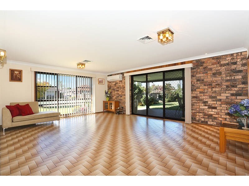 4 Dwyer Close, Fairfield West NSW 2165