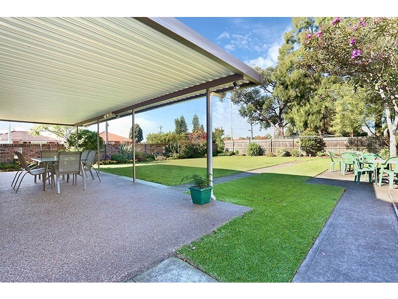 4 Dwyer Close, Fairfield West NSW 2165