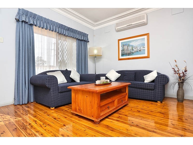 12 Foxlow Street, Canley Heights NSW 2166