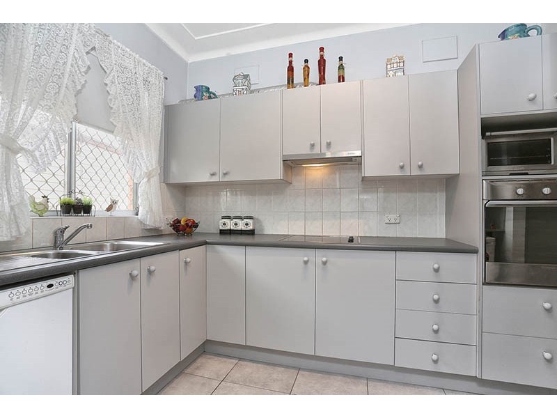 12 Foxlow Street, Canley Heights NSW 2166