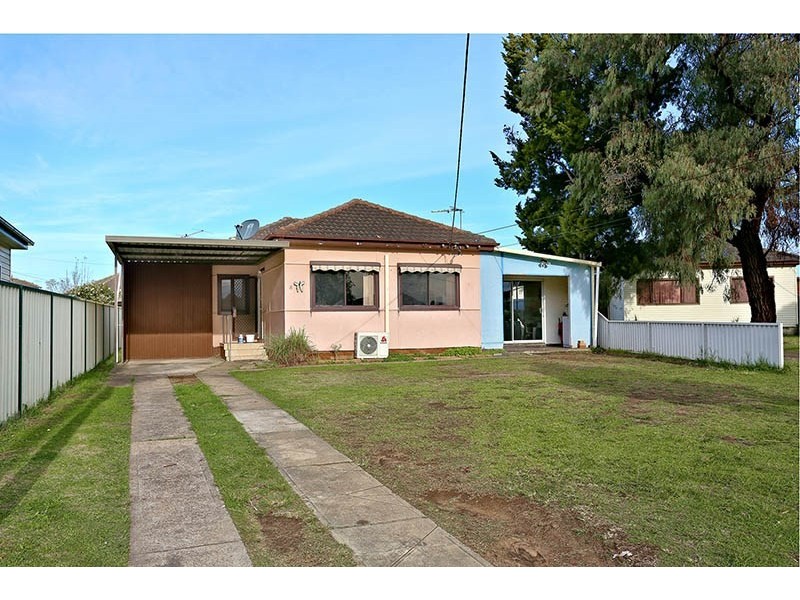 8 Braemar Street, Smithfield NSW 2164